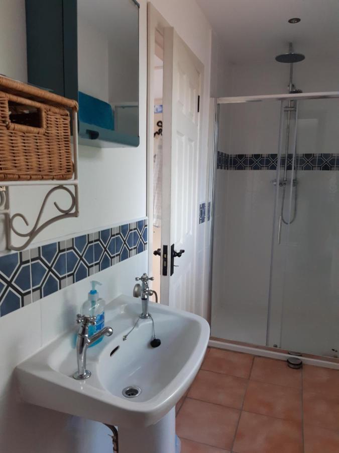 Back2Roots - Beautifully Restored Cottage, Doochary Extérieur photo